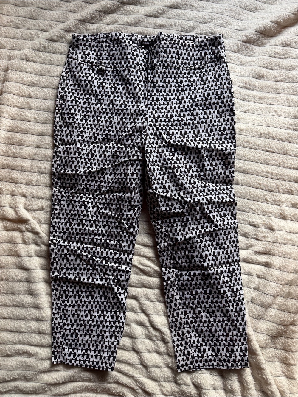 Premise Black and White Geometric Capri Pants